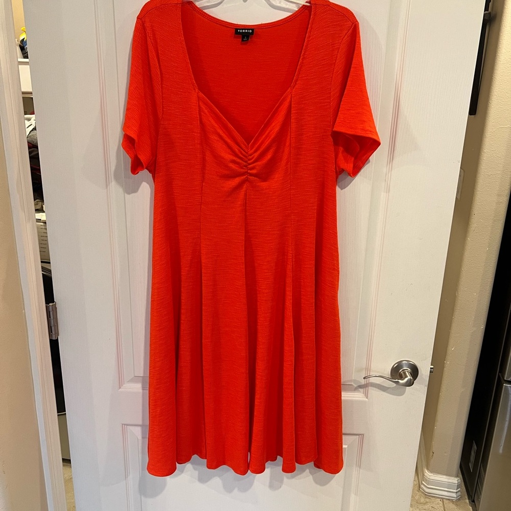 Torrid orange Mini Slub Rib Fluted Dress. Plus size 2 - Picture 3 of 9